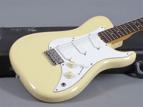 fender bullet deluxe 1982.